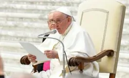 Funerali Bergoglio, i look