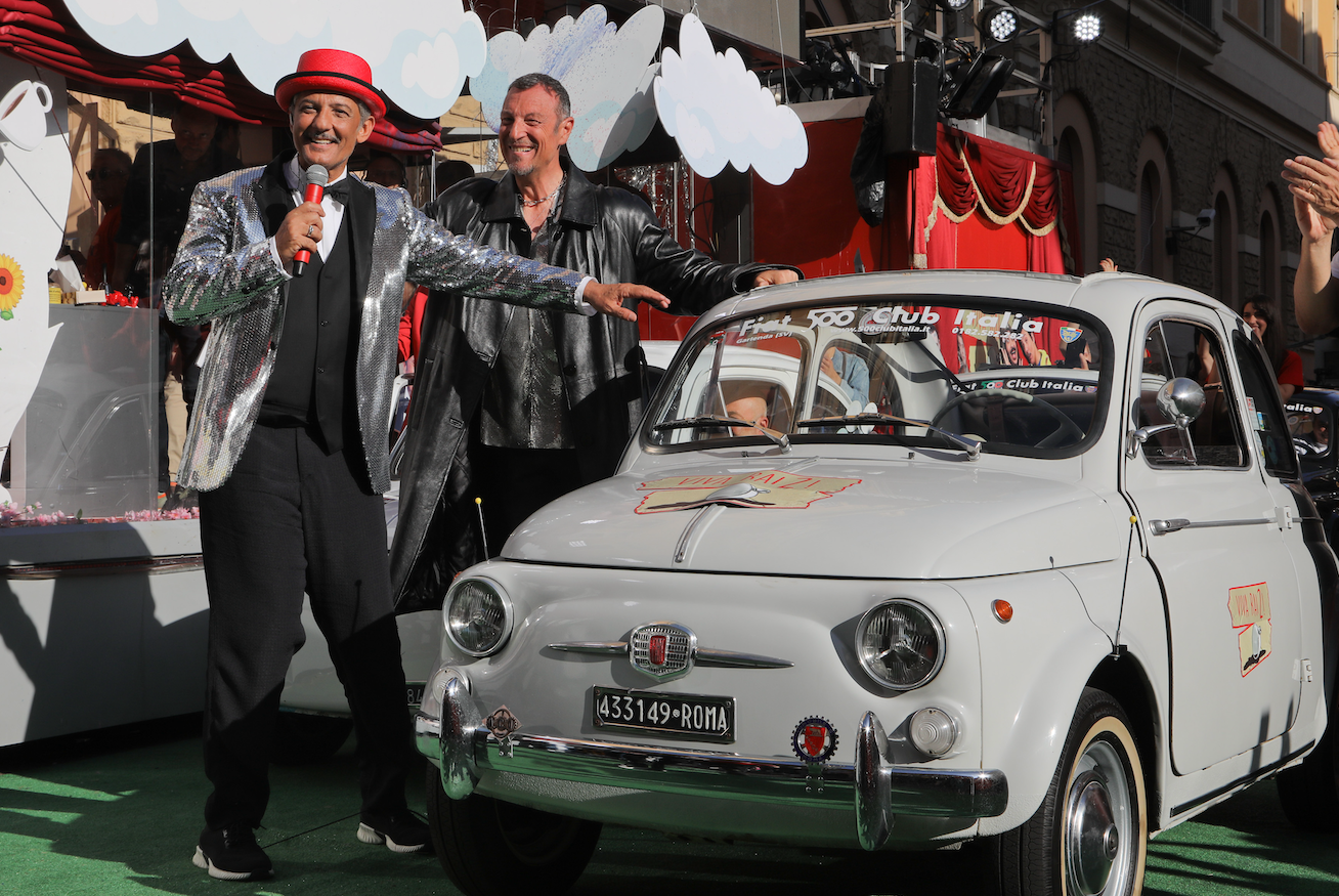 Fiorello ed il braccio fasciato, il conduttore si è sottoposto ad un operazione?