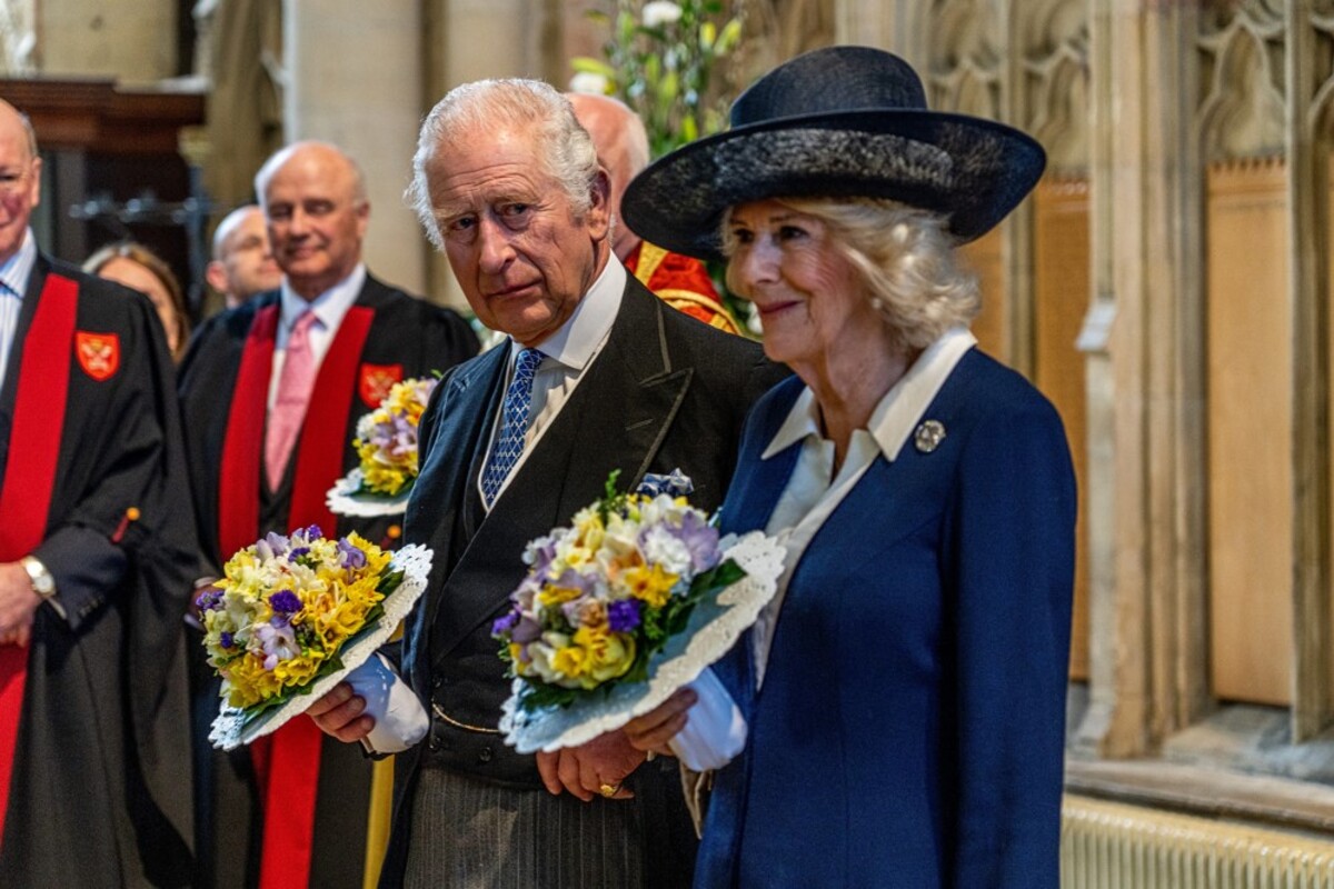 Scuola romana in festa per Camilla: il dono inaspettato che ha conquistato la Regina