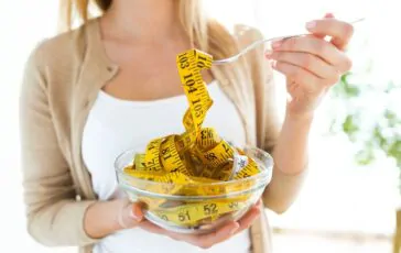 Come mantenere un peso sano nel tempo: consigli e strategie efficaci