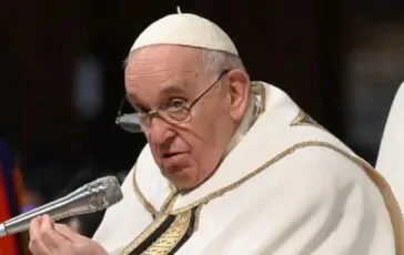 sedia funerali papa
