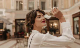 Os melhores perfumes femininos para cada viagem