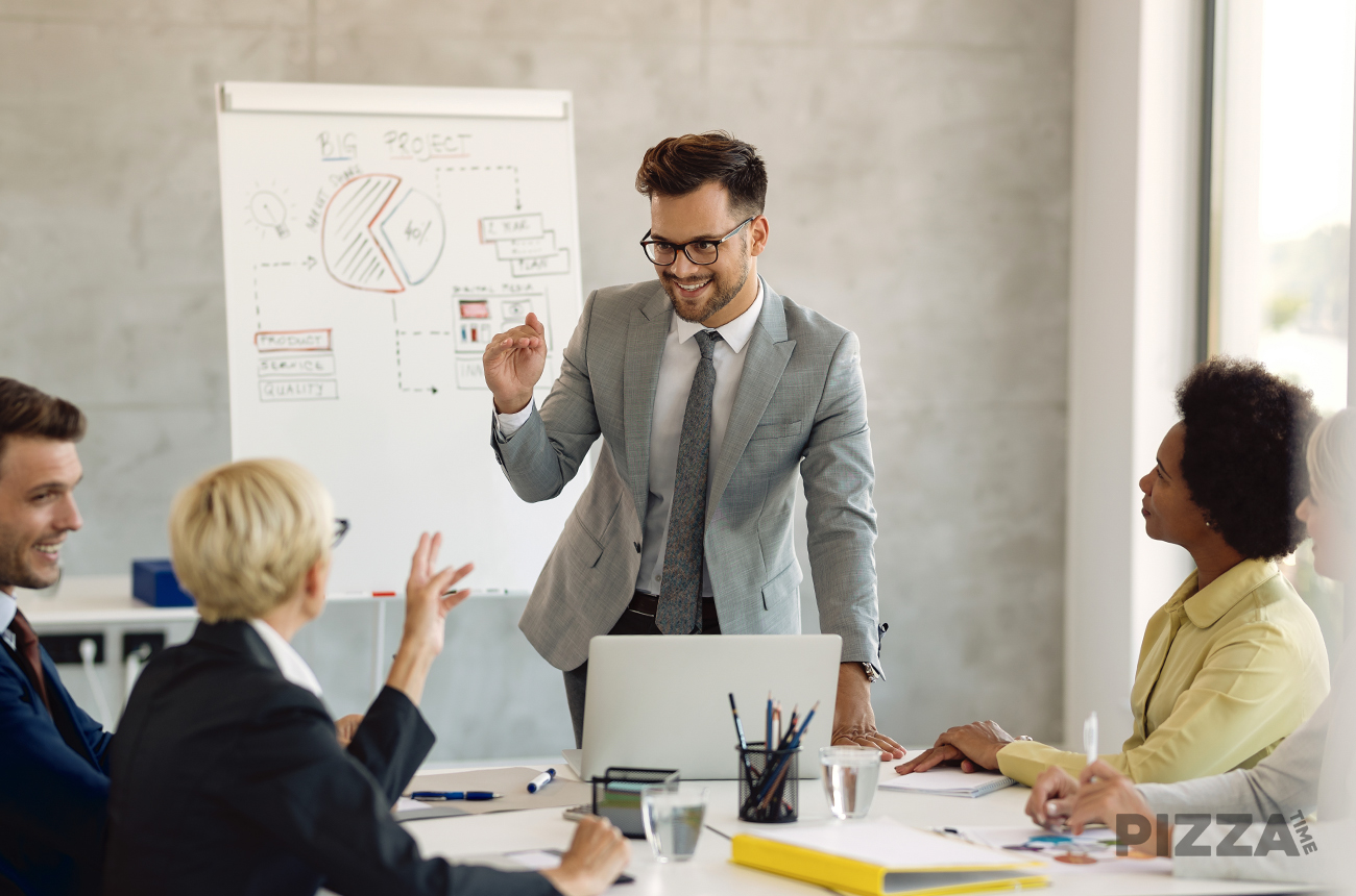 https://www.notizie.it/wp-content/uploads/2025/05/64fbac60b65d5df69a8c8cae-a-manager-guiding-their-team.jpg