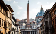 Comignolo della Cappella Sistina con cielo blu