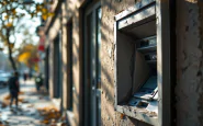 Immagine del tentato furto all'ufficio postale di Andria