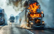 Camion in fiamme carico di birra lungo l'A23