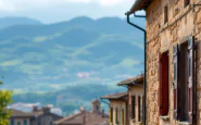 Incendio a Gubbio con fumi e soccorritori sul posto