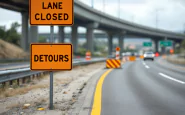 Incidente sull'A10 con traffico bloccato e segnaletica