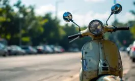 Monopattinista investito da un Tir a Rho