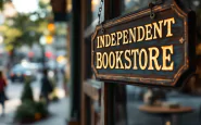 Scorcio di una libreria indipendente a Bari con libri antichi