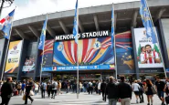 Pestaggio all'esterno dello stadio di Bari durante un evento