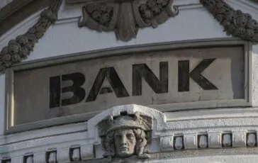 bank 2907728 1280 1 364x230