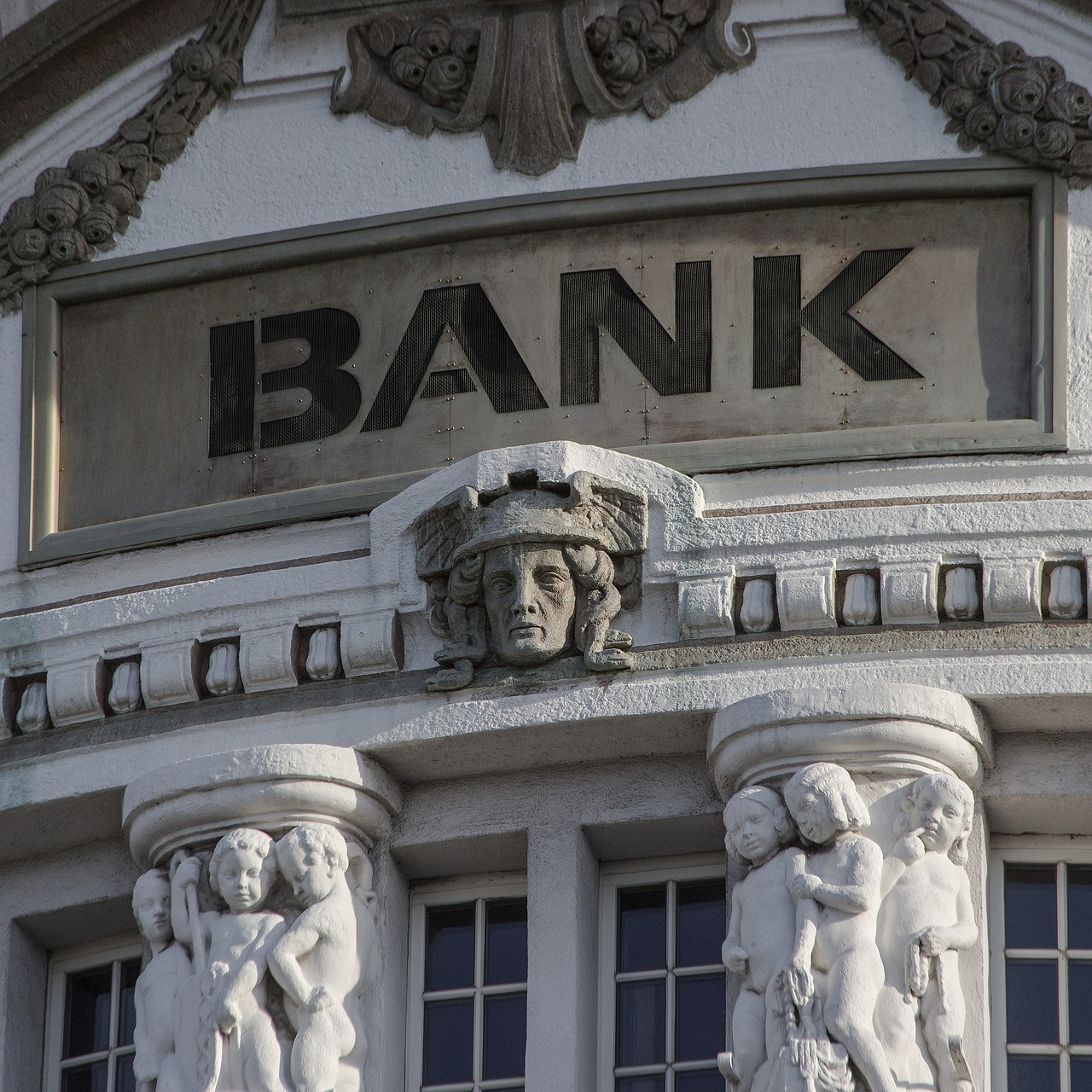 https://www.notizie.it/wp-content/uploads/2025/05/bank-2907728-1280-1.jpg