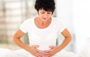 Pancia piatta in menopausa: i migliori esercizi per preservarla