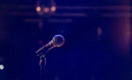 Ghali microfono concertone
