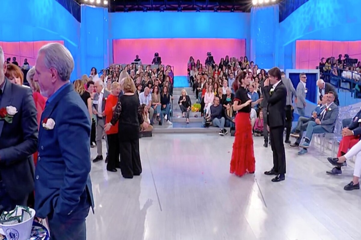 Uomini e Donne, tensione tra Guido e Sabrina: il duro scontro in studio