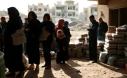 cosa sta succedendo realmente nei centri di aiuto a gaza 1751043412