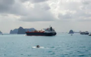 iran minaccia di chiudere lo stretto di hormuz impatti sul mercato del petrolio 1749950246