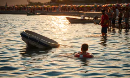 tragedia a lido estensi un giovane annega mentre salva due bagnanti 1749931582 265x160