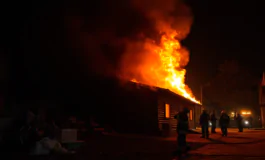 fiamme a cherasco cosa e successo davvero nella notte 1751600233 265x160