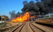 fiamme divampano vicino ai binari ecco cosa e successo 1752338250