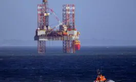 petroliera esplosa