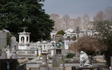monumento matteotti vandalizzato