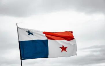 panama esclusa lista rischio riciclaggio