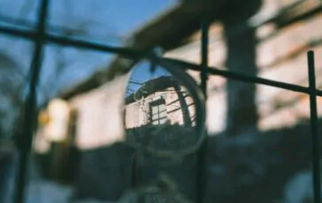 Paura dall'operazione agli occhi? Ecco alcune informazioni per alleviare l'ansia