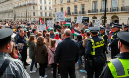 arresti massivi in gran bretagna dopo il divieto di palestina action python 1755303394 265x160