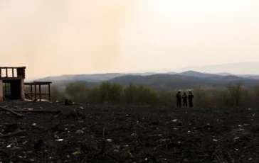 emergenza incendi in grecia impatti devastanti a sud di atene python 1754780751