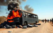 incidente mortale in afghanistan un bus in fiamme causa 71 vittime python 1755645998