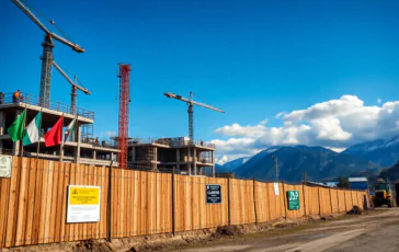 olimpiadi milano cortina i ritardi infrastrutturali minacciano levento python 1755851139 364x230