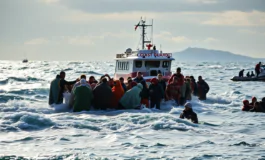 tragedia nel mediterraneo naufragio di unimbarcazione con migranti python 1755109956 265x160