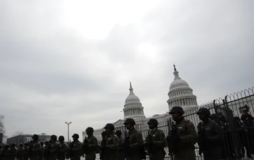 trump schiera la guardia nazionale la sicurezza nazionale in gioco python 1754939054 364x230