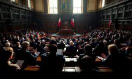 francia crisi di governo e sfide per macron dopo il crollo dellesecutivo bayrou python 1757421284 265x160