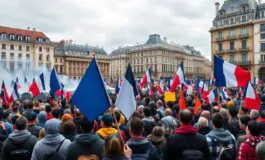 francia in rivolta manifestazioni e scontri per il blocco totale python 1757526514 265x160