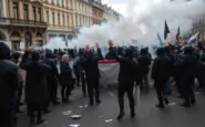 francia in tumulto arresti e scontri durante le proteste contro le politiche di austerita python 1757500179