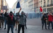 francia sotto assedio arresti di massa durante le proteste python 1757537905