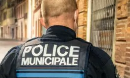 uomo machete francia