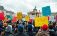 sommosse in francia risposta allausterita del governo e al malcontento pubblico python 1758324004