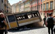 tragedia a lisbona schianto della funicolare gloria provoca decine di morti python 1756953741