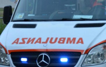 Scontro frontale tra due auto nel torinese muore 19enne 364x230