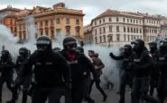 aggressioni e arresto di 262 persone durante il corteo pro pal a roma tutti i dettagli python 1759636351