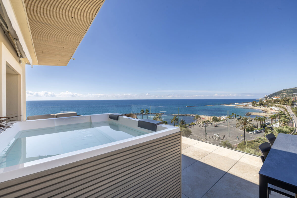 https://www.notizie.it/wp-content/uploads/2025/10/ep-sanremo-suite-con-terrazza-1-scaled-e1759914445984.jpg