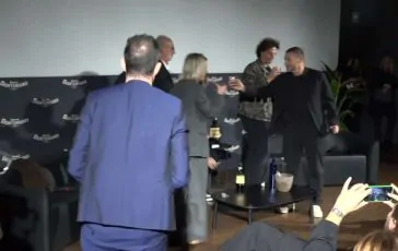 visade 2906557 364x230