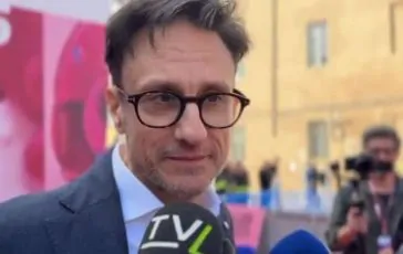 visade 2906574 364x230