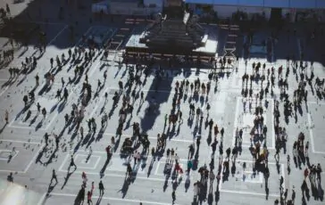 Turismo fuori controllo: quando le città diventano invivibili