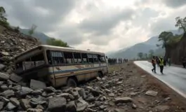 frana mortale in india 15 vittime in seguito allincidente di un autobus travolto 1759927239 265x160