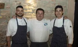 gennaro esposito con raffaele iasevoli executive chef e il pastry chef raffaele santoro scaled e1761572824112 265x160